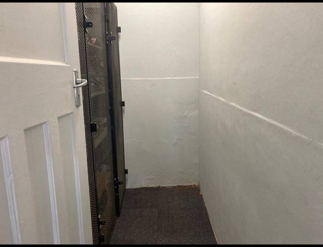 BUSINESS PROPERTY TO RENT IN NEWTON PARK